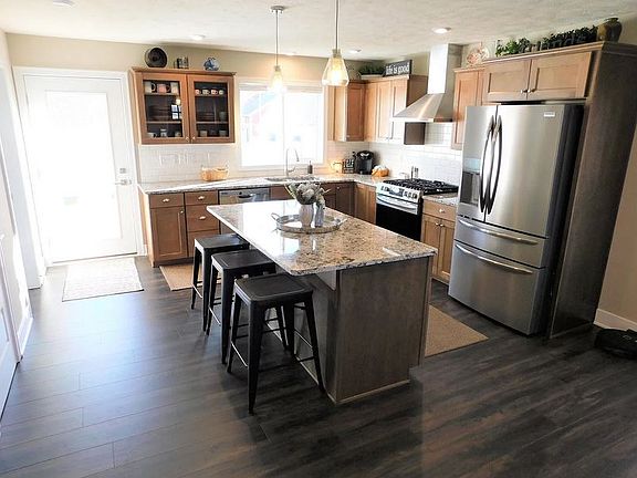 3rd image of 4718 Macatawa Legends Blvd