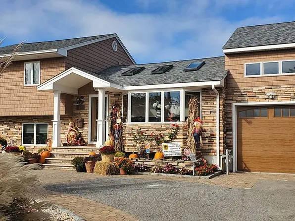 117 Wilherm Ln, West Islip, NY 11795