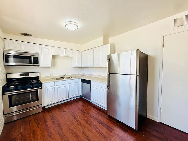 Fairmount-4215 — Photo 7