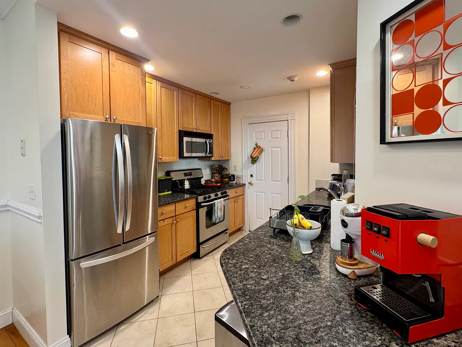 1 bed, 758 sqft, $3,000 — Photo 3