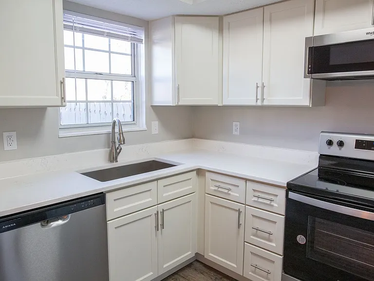 7778 Deercrest Ct — Photo 23