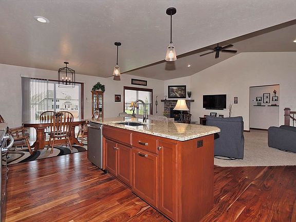 4th image of 3534 Bay Harbor Dr