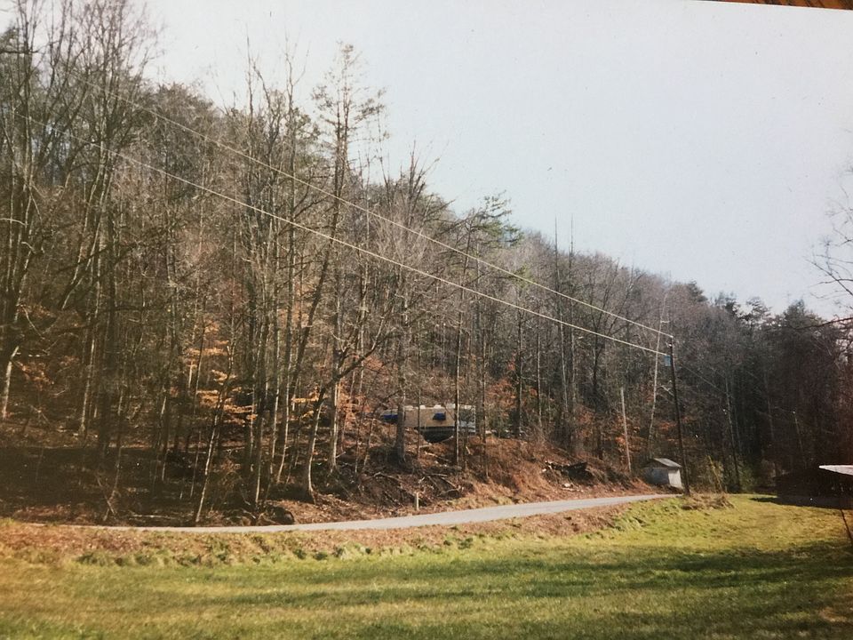 1st image of 210 Edwards Ln