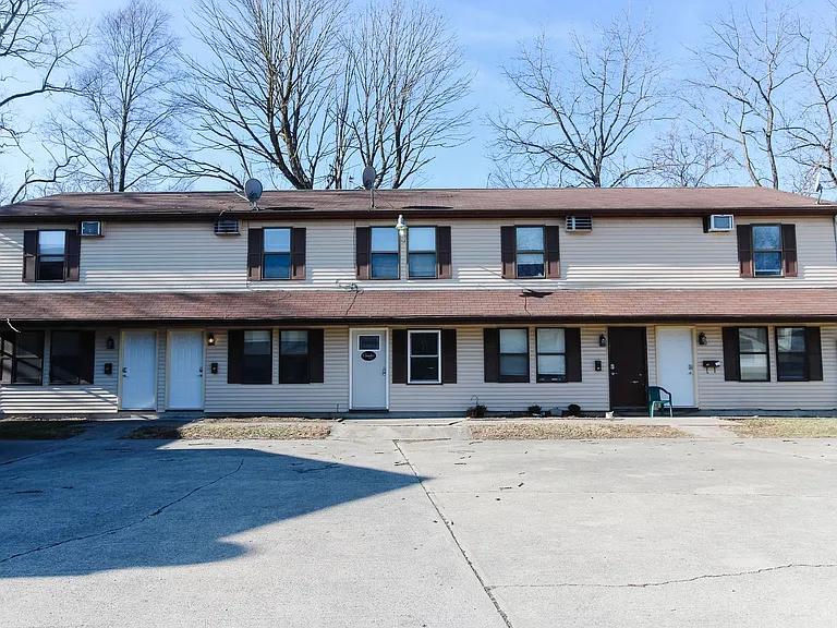 East Memorial Apartments — Photo 108
