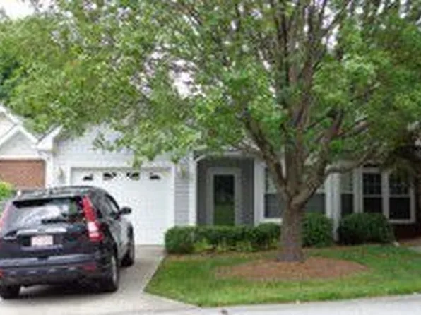 4 B Iron Carriage Ct, Greensboro, NC 27410