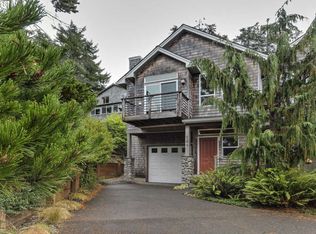 404 1st St, Manzanita, OR 97130