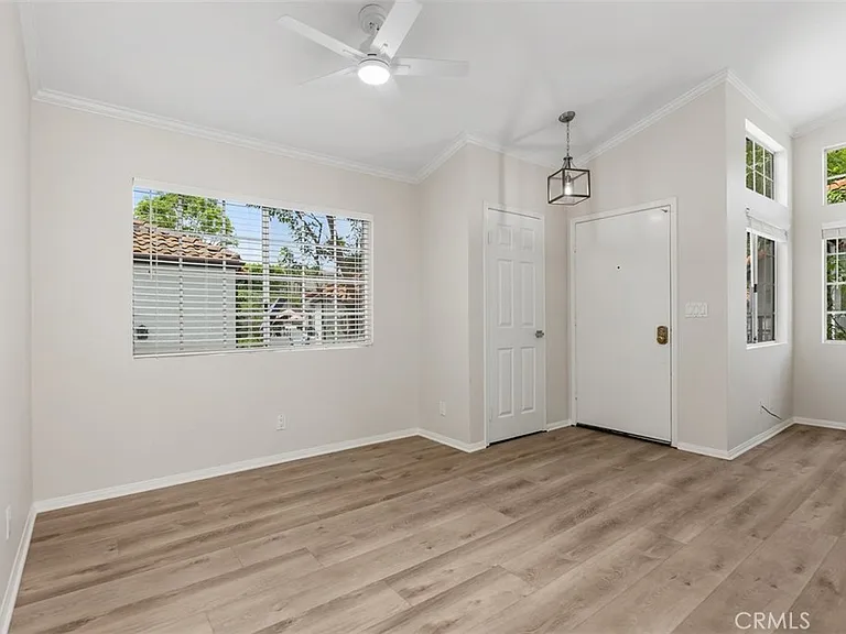 27341 Ryan Dr — Photo 10