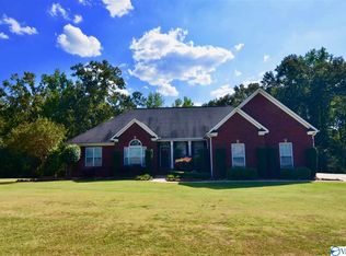 111 Meadow Creek Rd, Glencoe, AL 35905