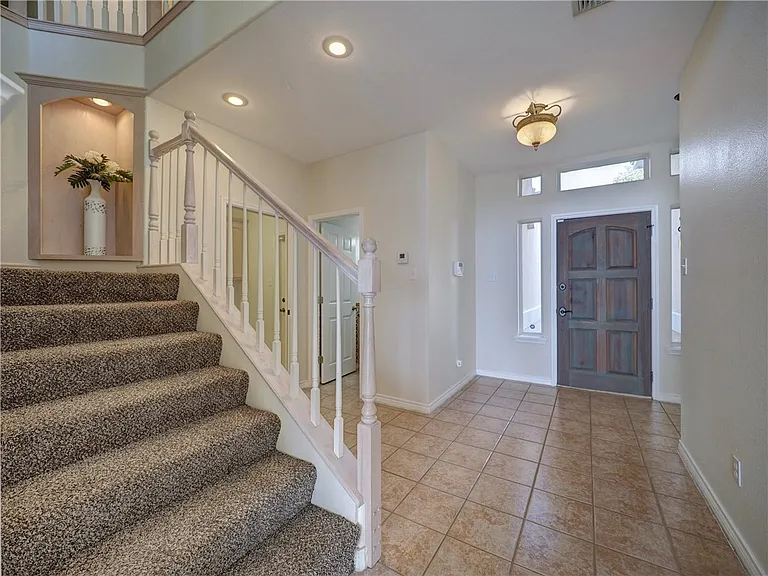 1343 Bayview Dr — Photo 22