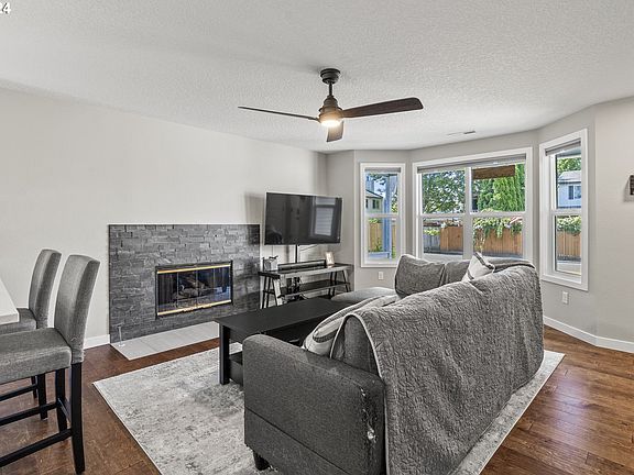 3rd image of 13510 NE 78th Cir