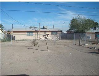 2nd image of 1808 W Nelson Ave