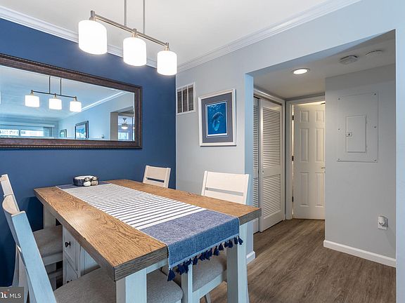 4th image of 204 N Heron Dr #6