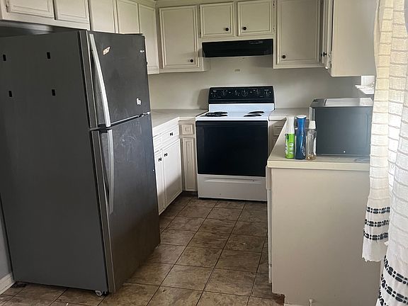 3rd image of 40459 W Hernandez Ave #4