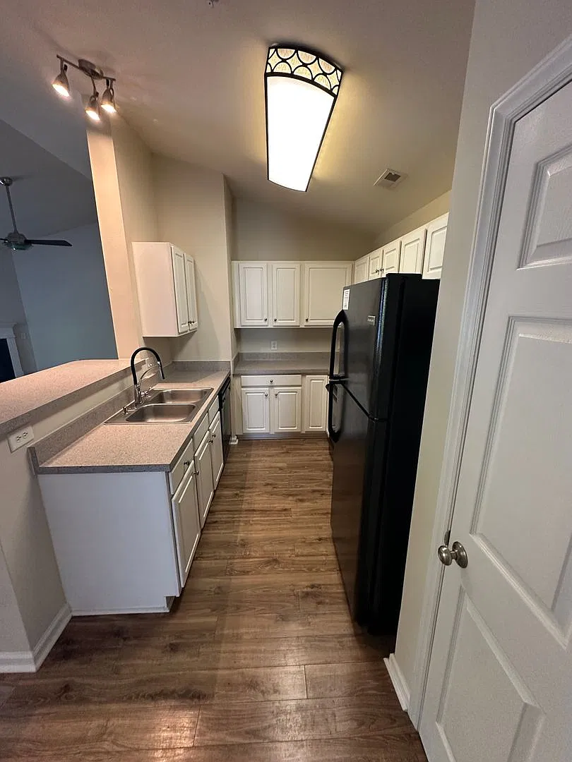 beautiful and move-in ready 2 bedroom 2 bathroom apartment — Photo 4