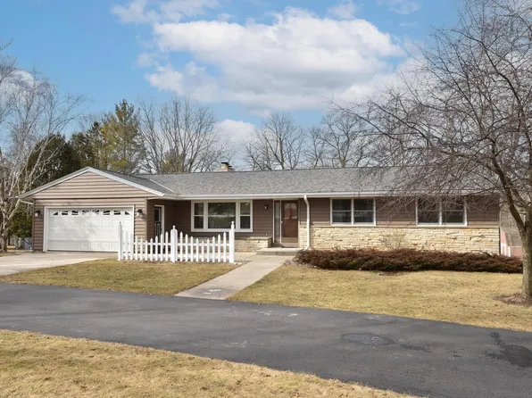 1847 Covered Bridge ROAD, Cedarburg, WI 53012