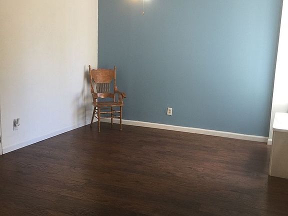 3rd image of 829 Adee Ave APT 3G