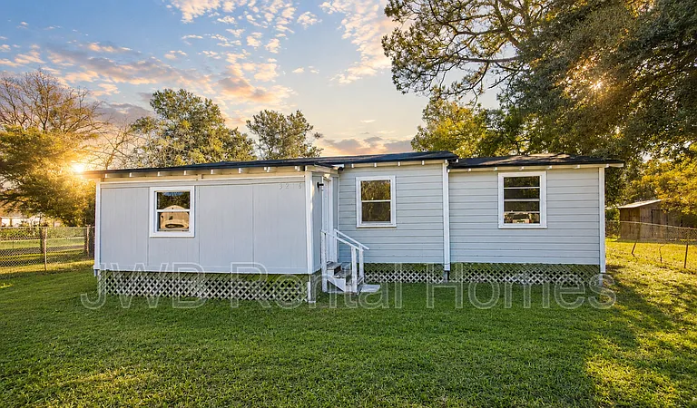 3216 Duane Ave — Photo 1