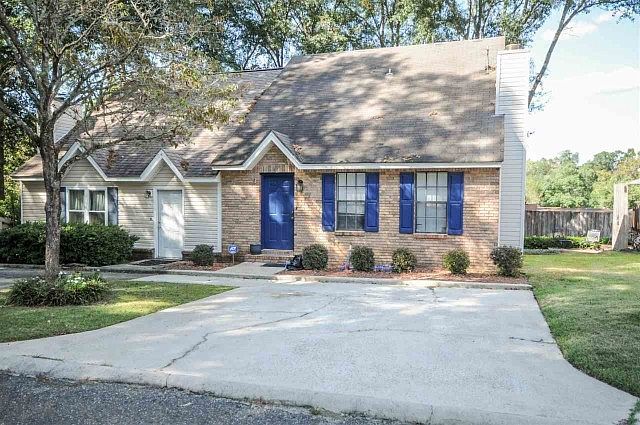 1st image of 3720 Rockbrook Ct #3