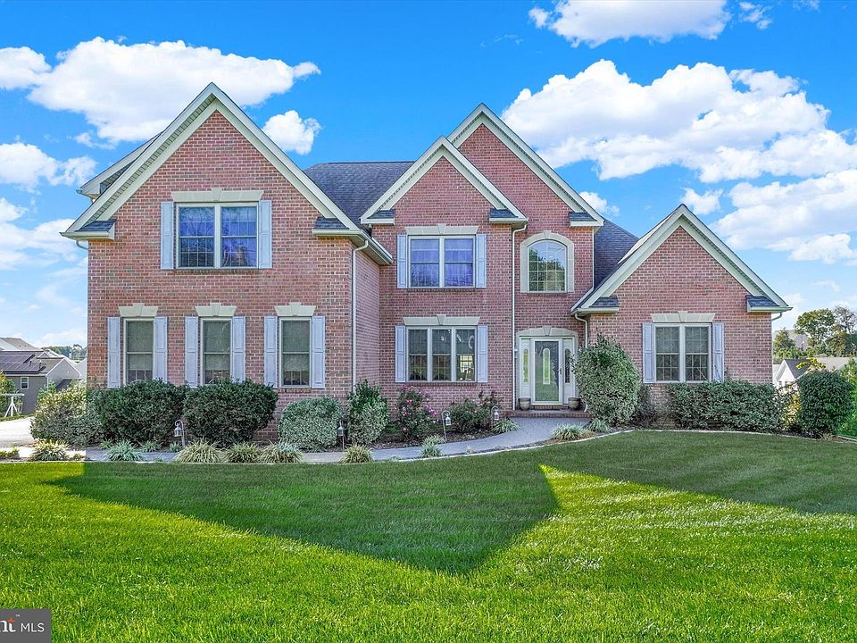 1st image of 639 Chestnut Hill Rd