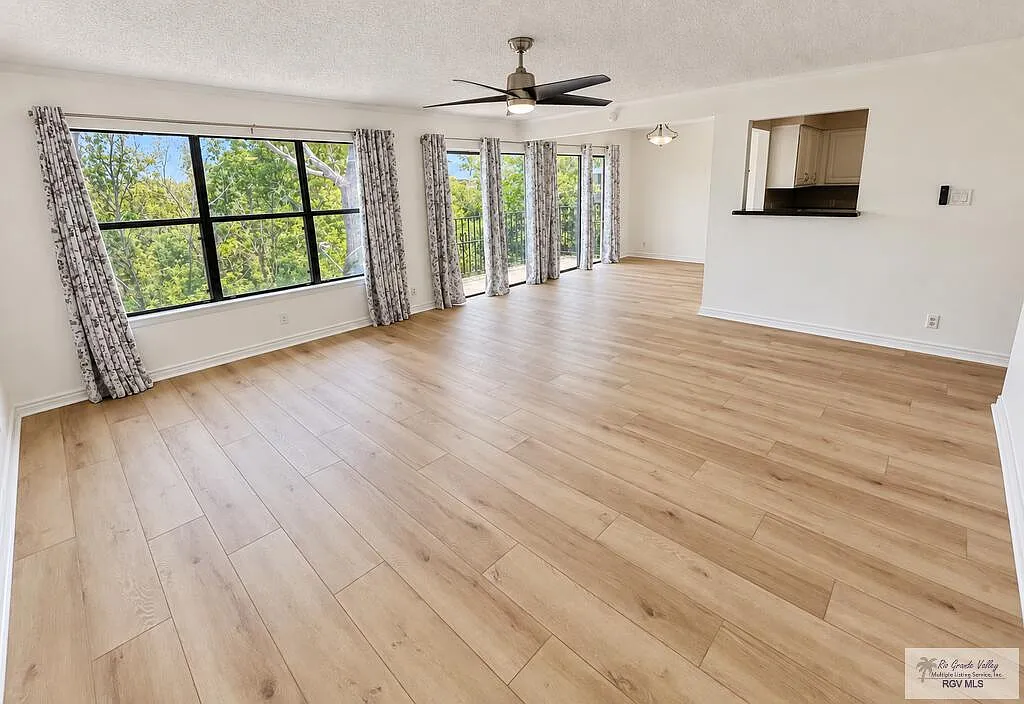 3 bed, 2.0 bath, 1420 sqft, $1,600 — Photo 2