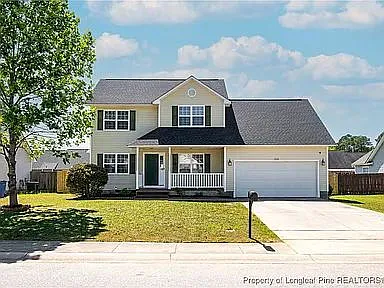 4 bed, 2.5 bath, 1686 sqft, $2,400 — Photo 1