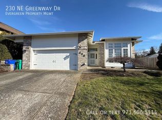 230 NE Greenway Dr, Gresham, OR 97030