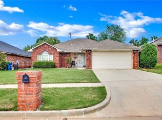 9501 Apple Dr, Midwest City, OK 73130
