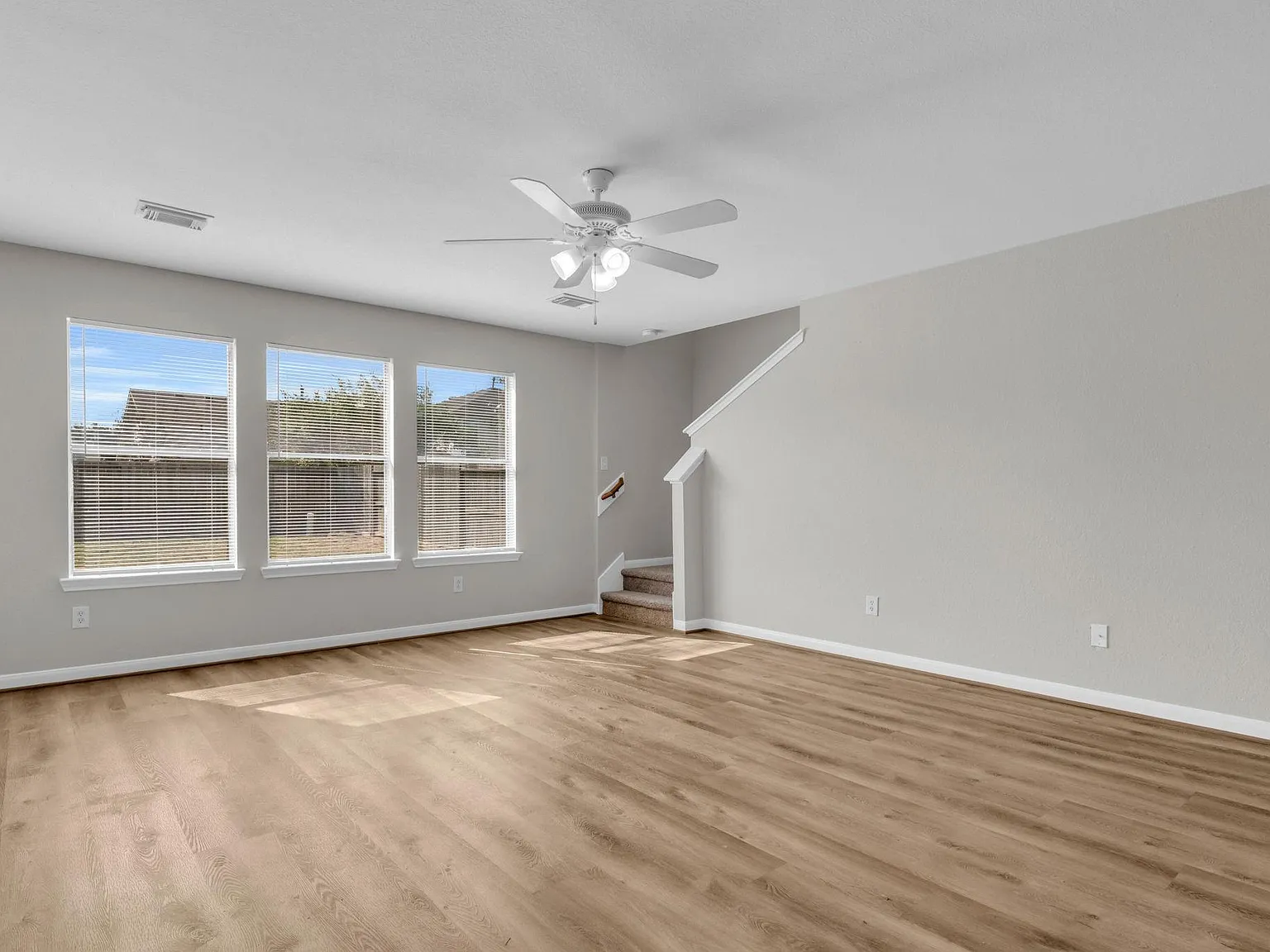 4 bed, 2.5 bath, 1858 sqft, $1,895 — Photo 4