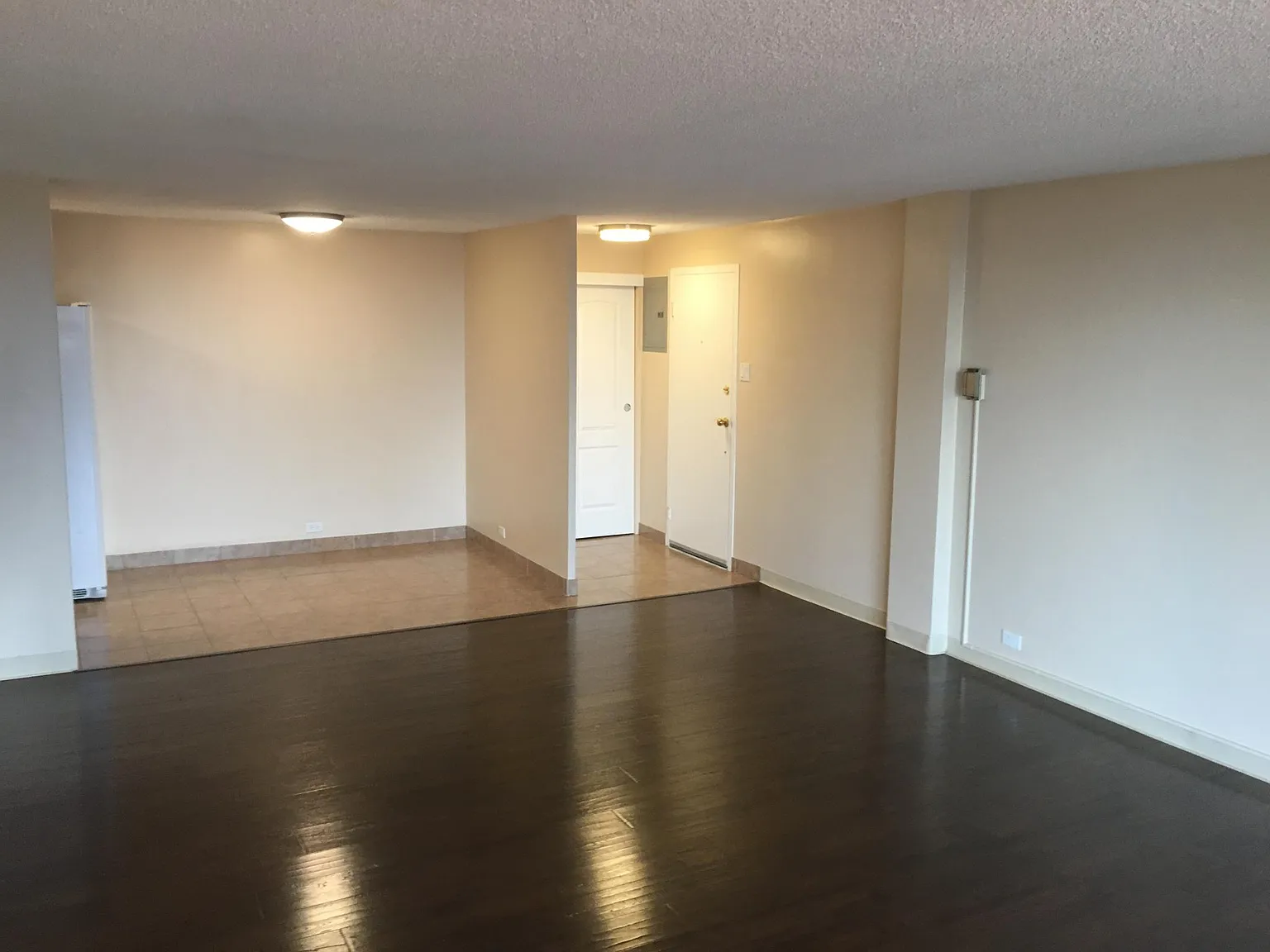 2 bed, 936 sqft, $1,899 — Photo 4