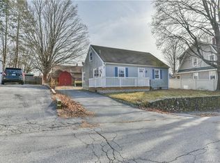 15 Lamothe St, Putnam, CT 06260