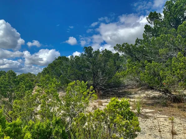 258 Spanish Oak Dr, Bandera, TX 78003