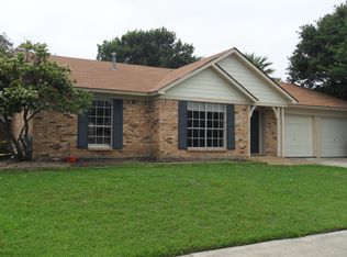 7021 Constitution Dr, Watauga, TX 76148