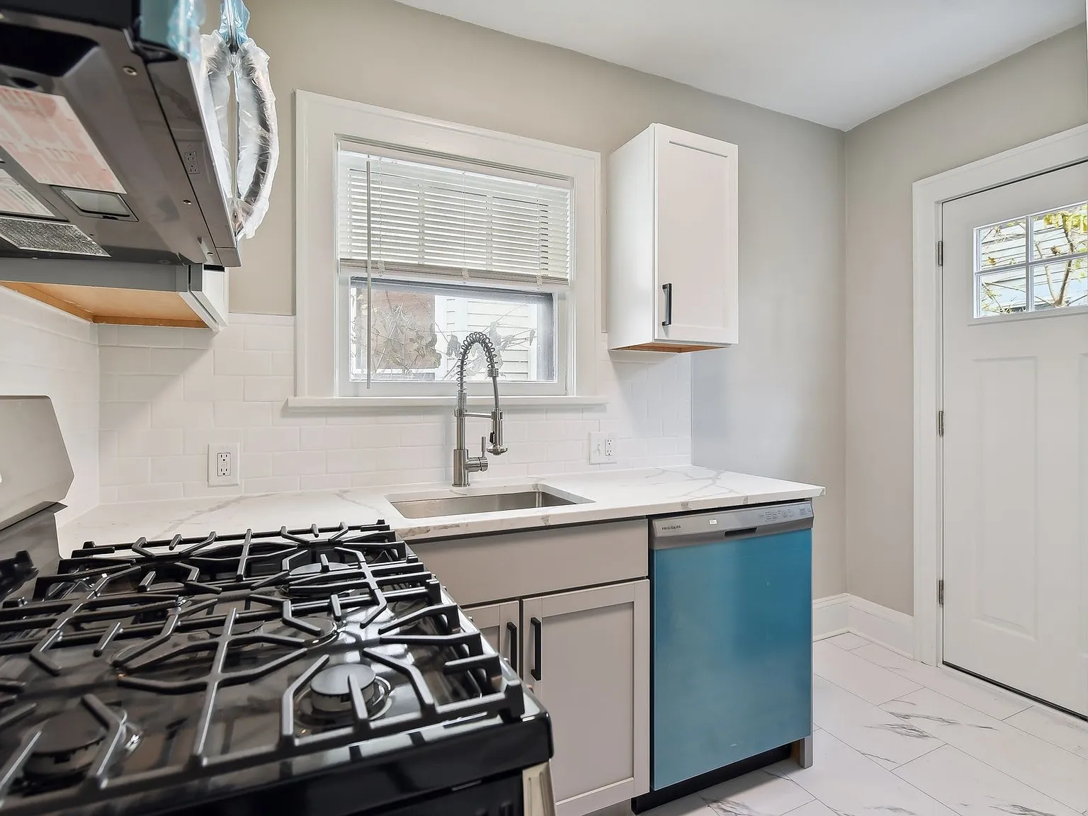 2 bed, 804 sqft, $1,795 — Photo 3