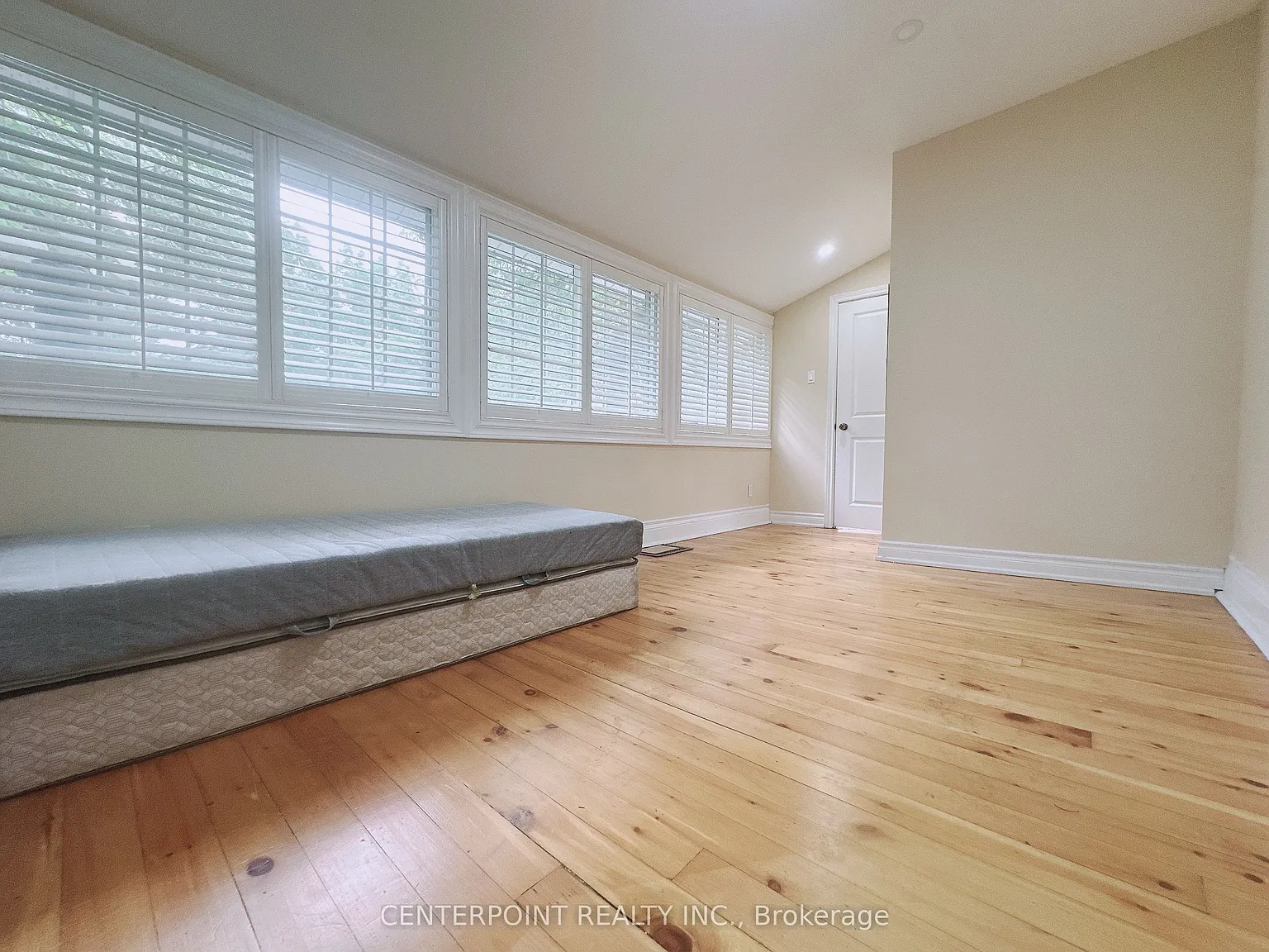 2 bed, $1,650 — Photo 2
