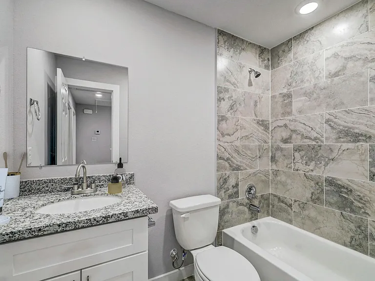 8215 Hanna St #B — Photo 5