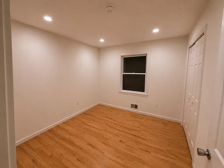 334 Saint Pauls Ave #1 — Photo 8