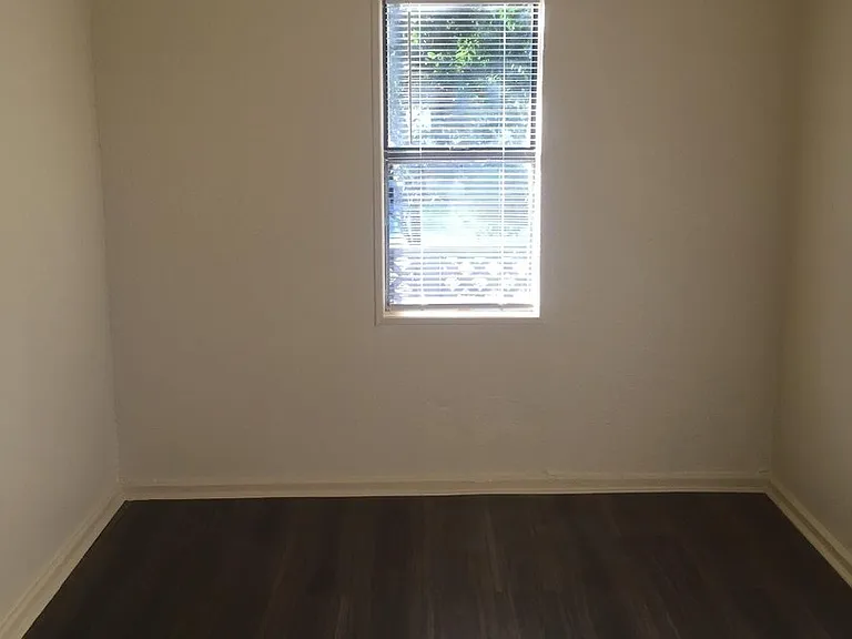 207 N Lakewood Dr — Photo 4