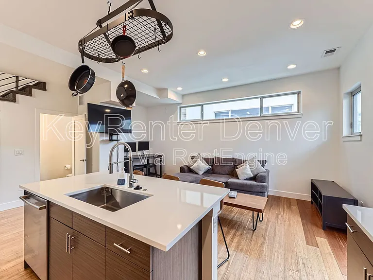1212 N Perry St — Photo 10
