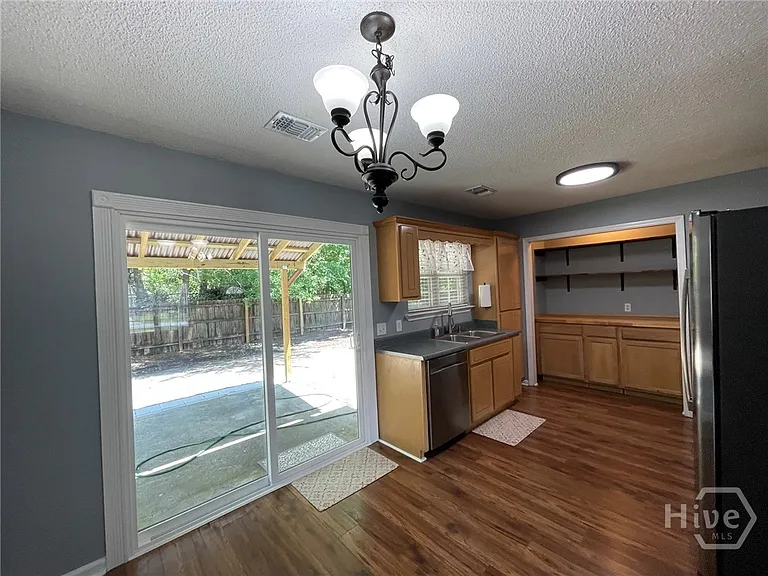 119 Mustang Dr — Photo 19
