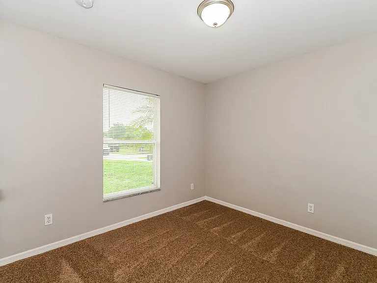 736 Jack Ave S — Photo 14