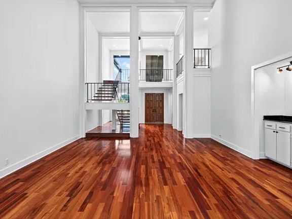 5th image of 154 Rue De Grande #154