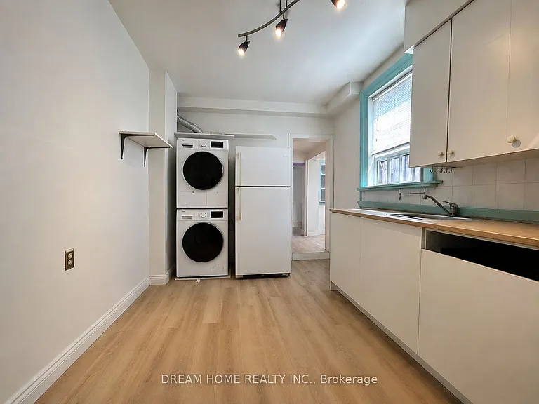 107 Huron St — Photo 1