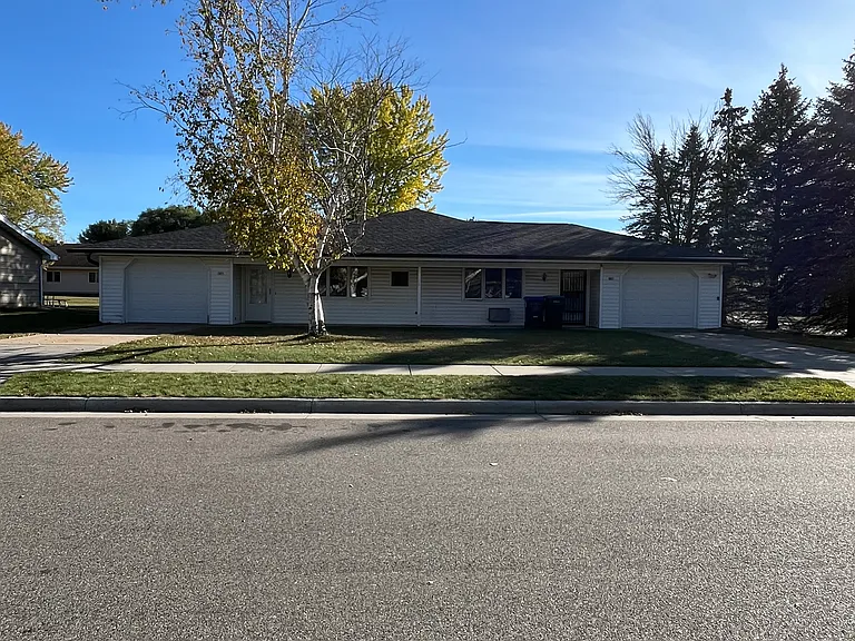 307 E Green Meadow Dr — Photo 3