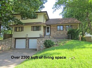 2028 Steele Rd, Kansas City, KS 66106