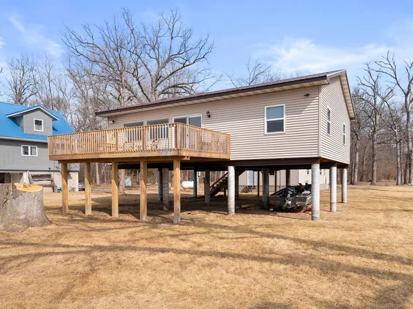 1459 Cedarview Dr, Muscatine, IA 52761