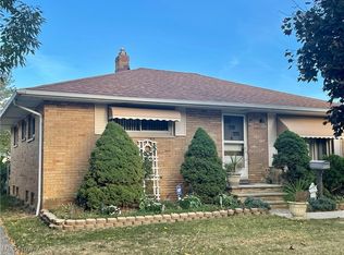 835 Pendley Rd, Willowick, OH 44095