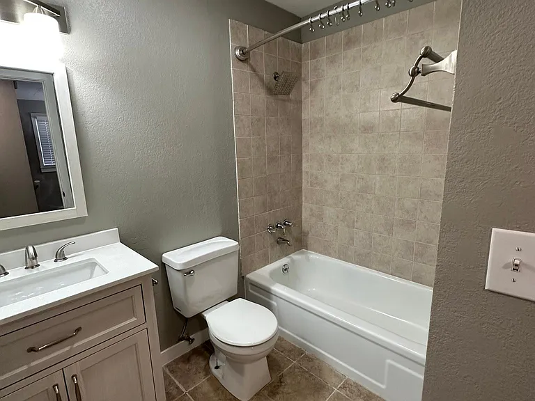 1370 Singletree Dr — Photo 7