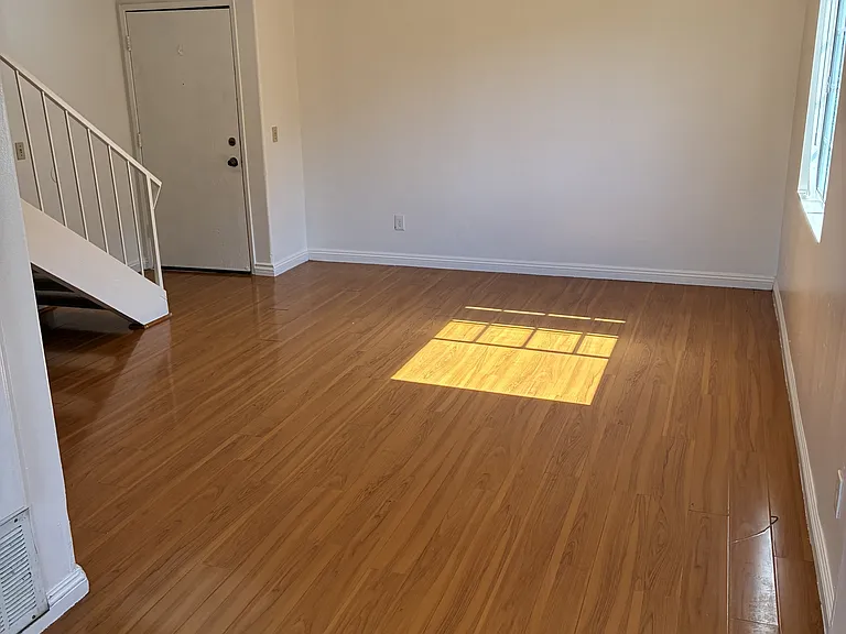 707 S Webster Ave — Photo 88
