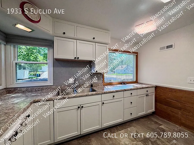 1933 S Euclid Ave — Photo 1