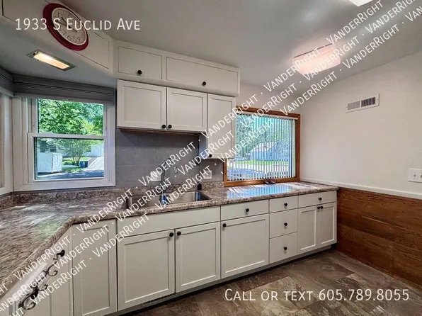 1933 S Euclid Ave, Sioux Falls, SD 57105
